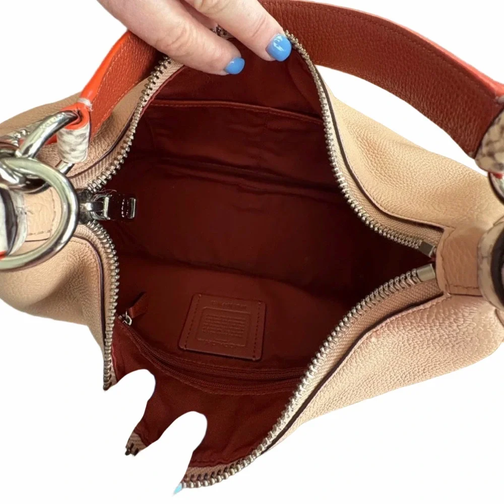 Coach East/West Harley Hobo | EUC